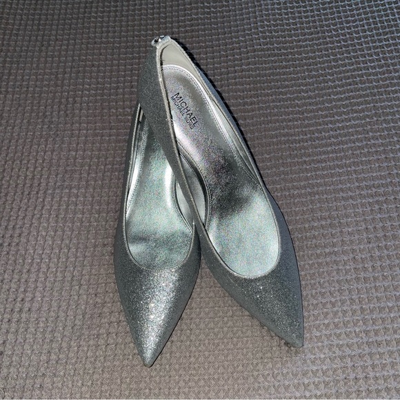 Michael Michael Kors Kitten Pump heel Silver Glitter - Picture 5 of 9